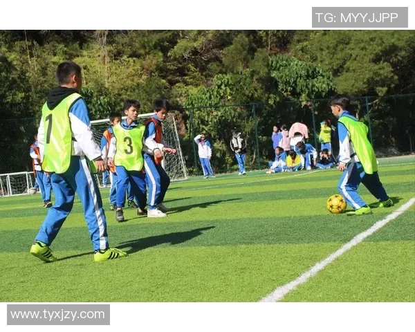 足球明星齐聚一堂共唱激情之歌传递梦想与团结的力量